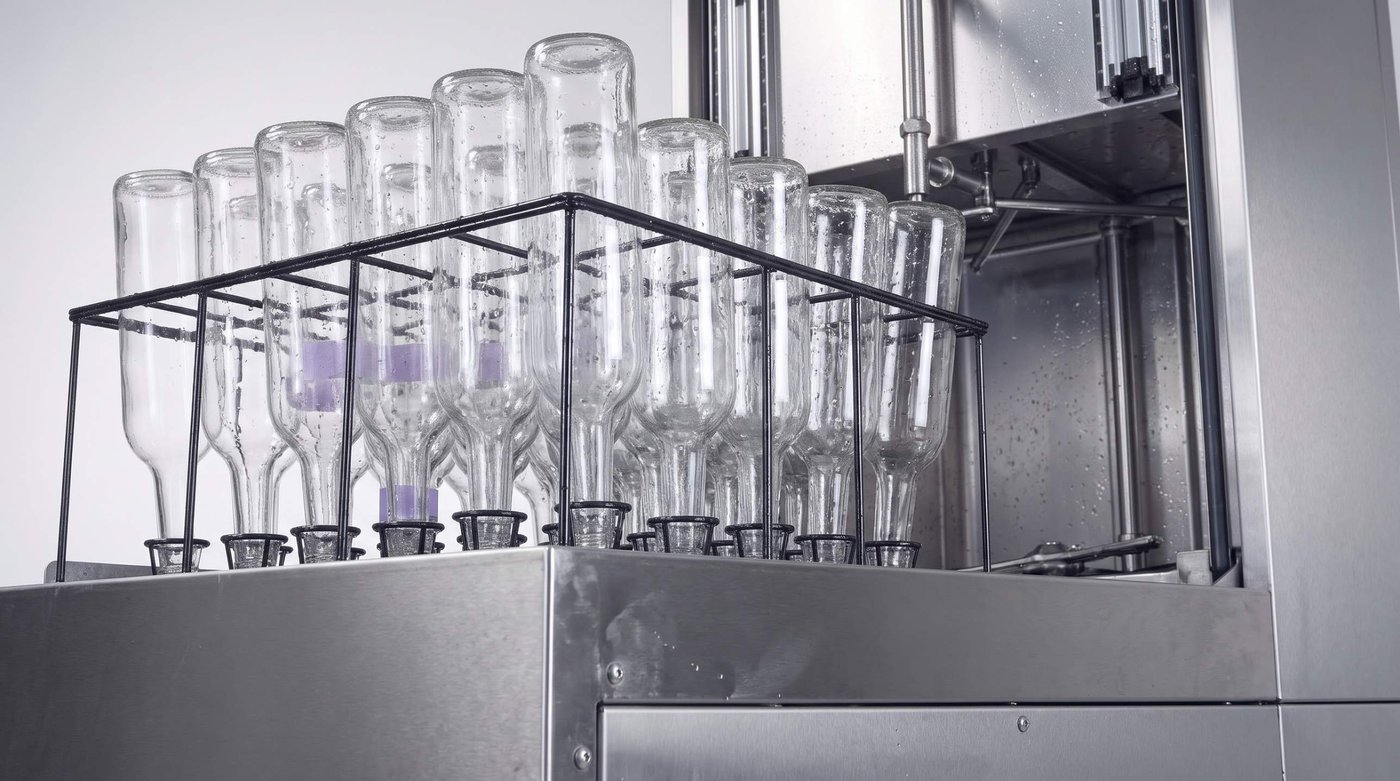 Bottle washing machine