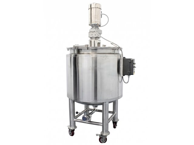 Stainless steel mixing tank with agitator